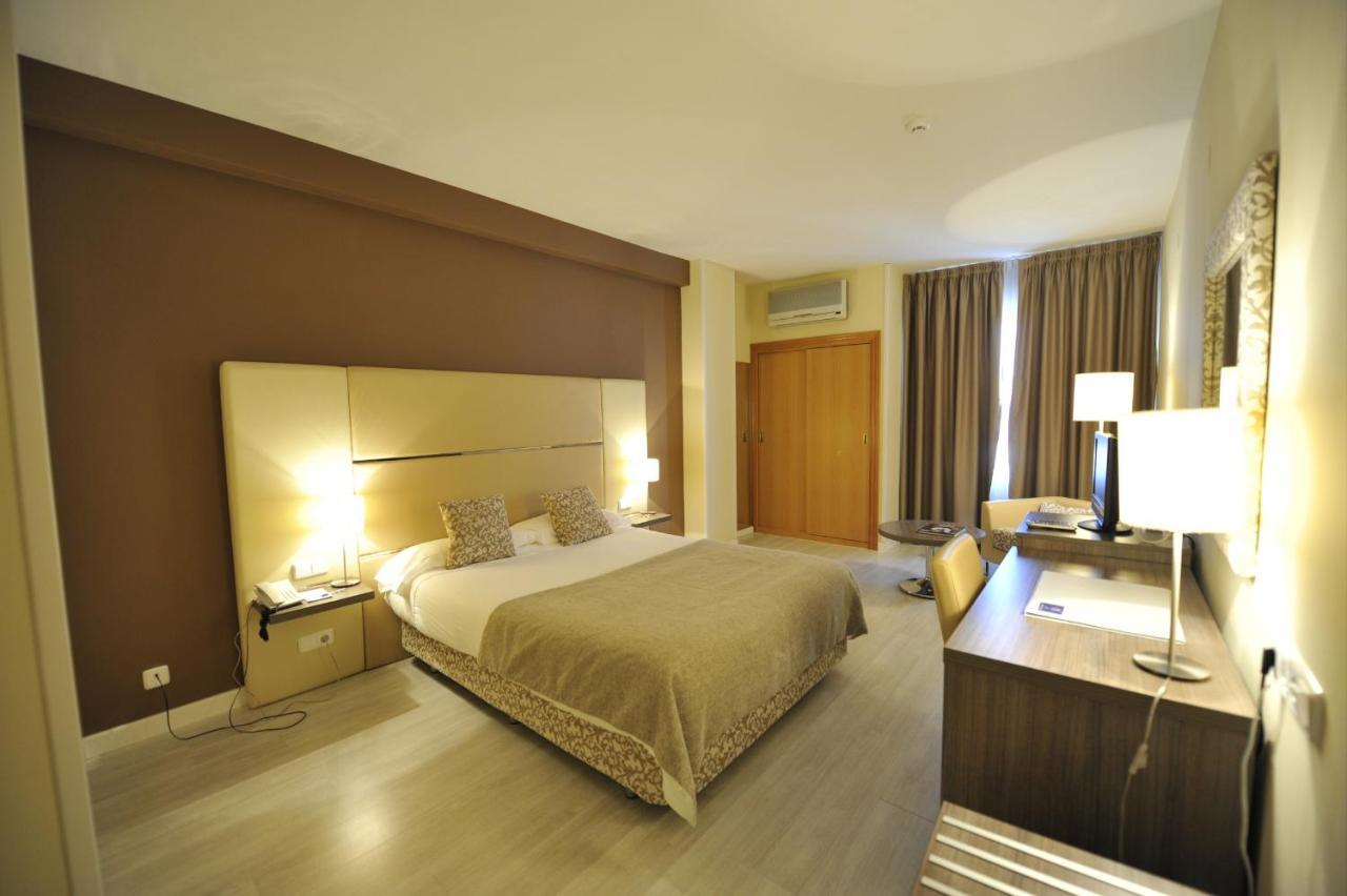 Hotel Puerta De Segovia à La Lastrilla Extérieur photo