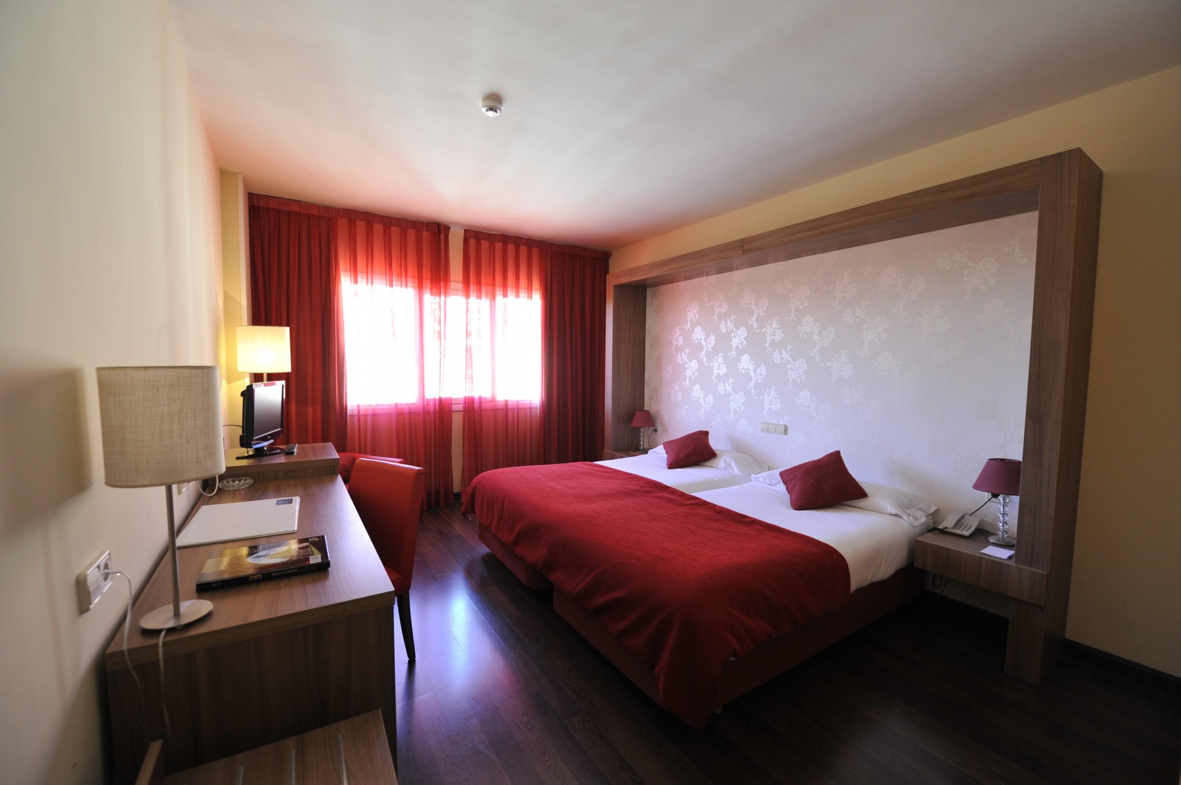 Hotel Puerta De Segovia à La Lastrilla Extérieur photo