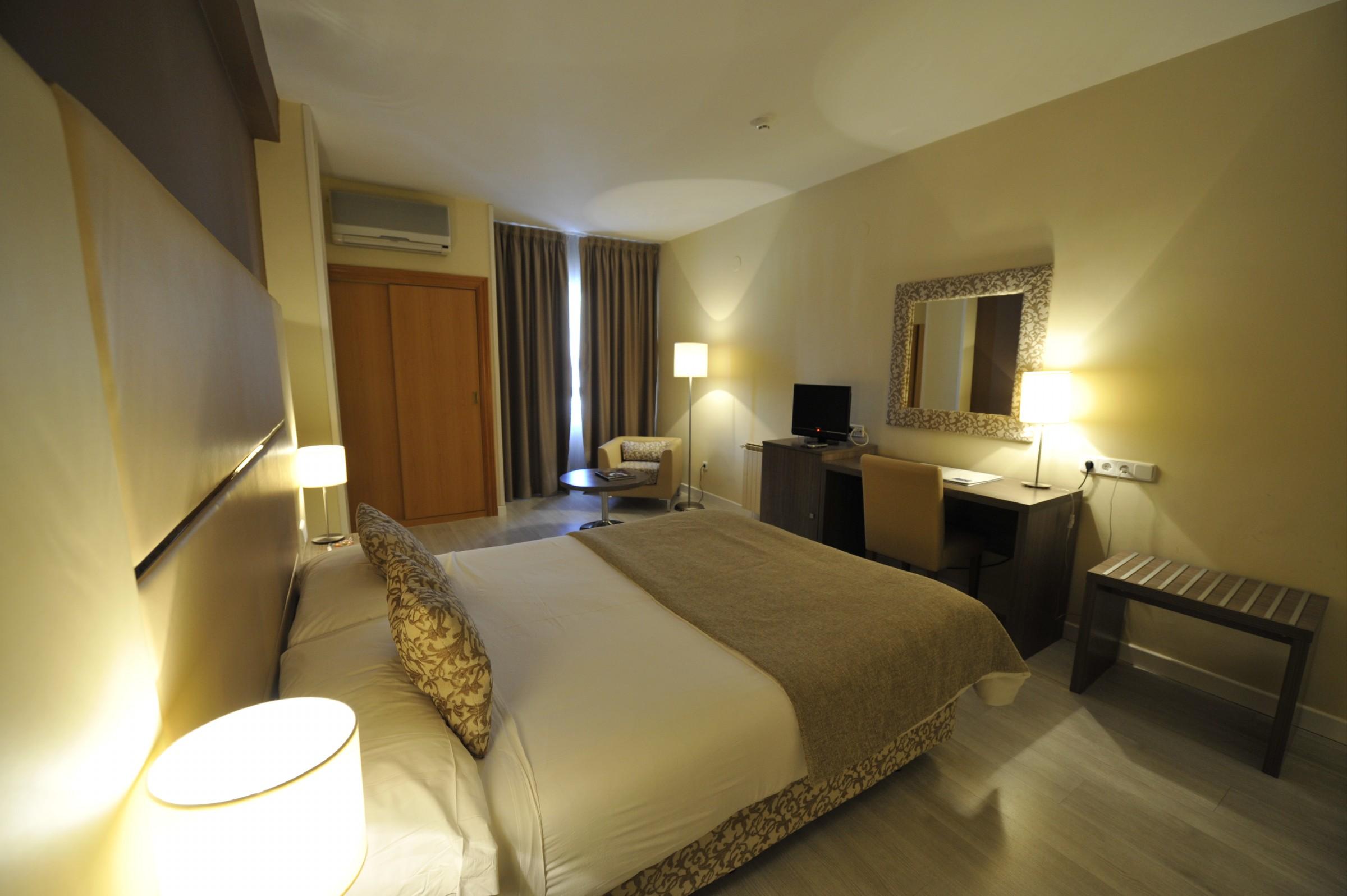 Hotel Puerta De Segovia à La Lastrilla Extérieur photo