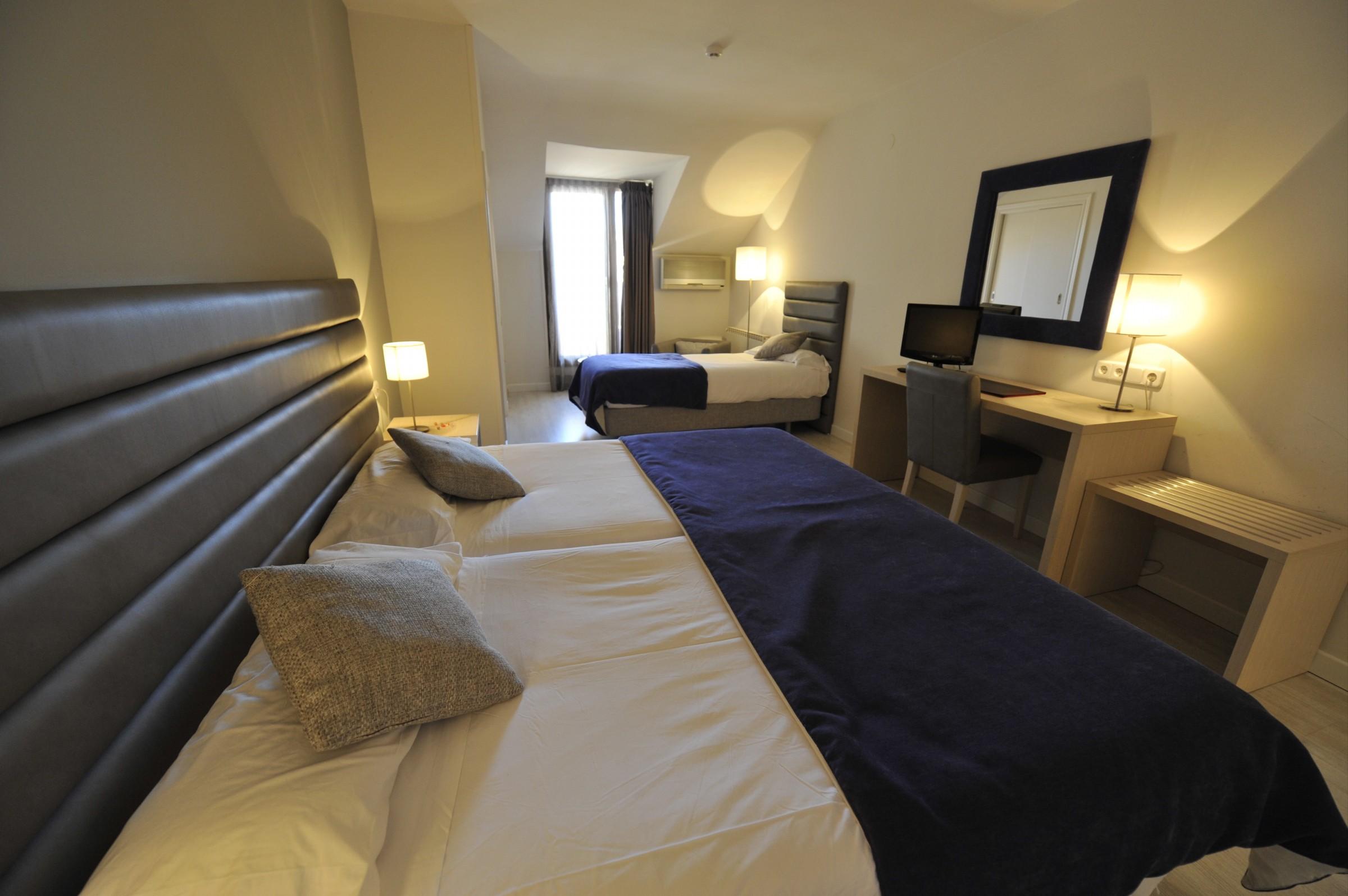 Hotel Puerta De Segovia à La Lastrilla Extérieur photo