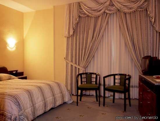 Hotel Puerta De Segovia à La Lastrilla Chambre photo