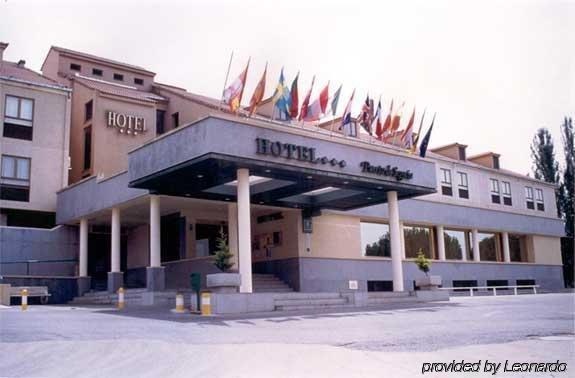 Hotel Puerta De Segovia à La Lastrilla Extérieur photo