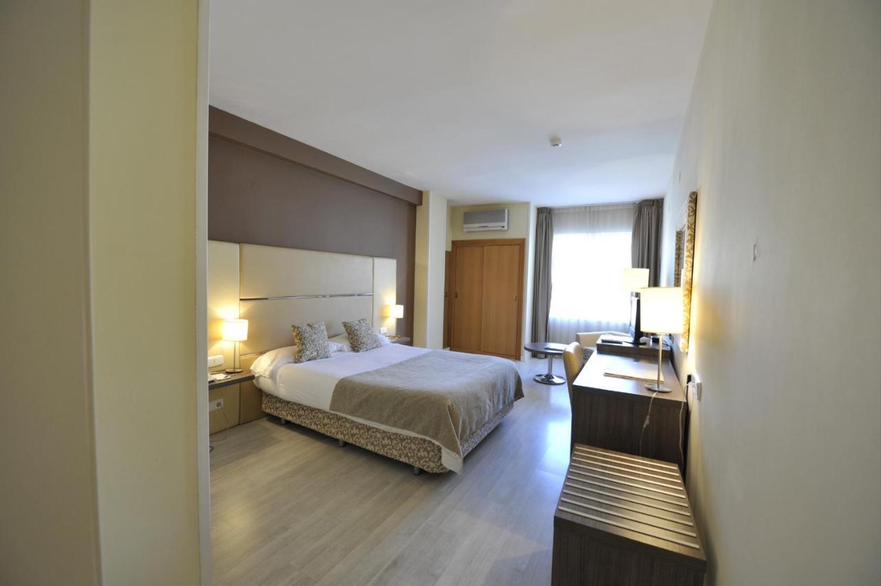 Hotel Puerta De Segovia à La Lastrilla Extérieur photo