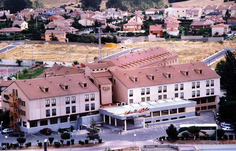 Hotel Puerta De Segovia à La Lastrilla Extérieur photo