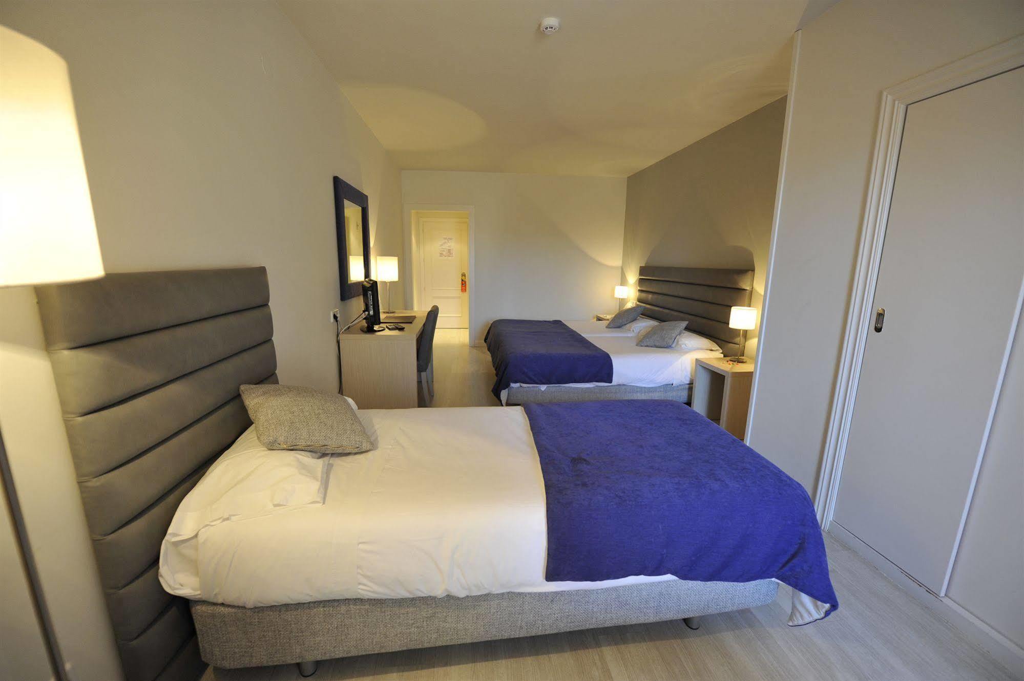 Hotel Puerta De Segovia à La Lastrilla Extérieur photo